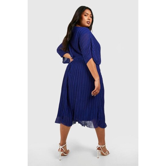 Boohoo Womens Plus Occasion Pleated Wrap Midi Dress Blue Short Sleeve size 16 - Picture 2 of 16